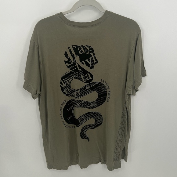 Taylor Swift Reputation tour army green snake print tee - Picture 2 of 8